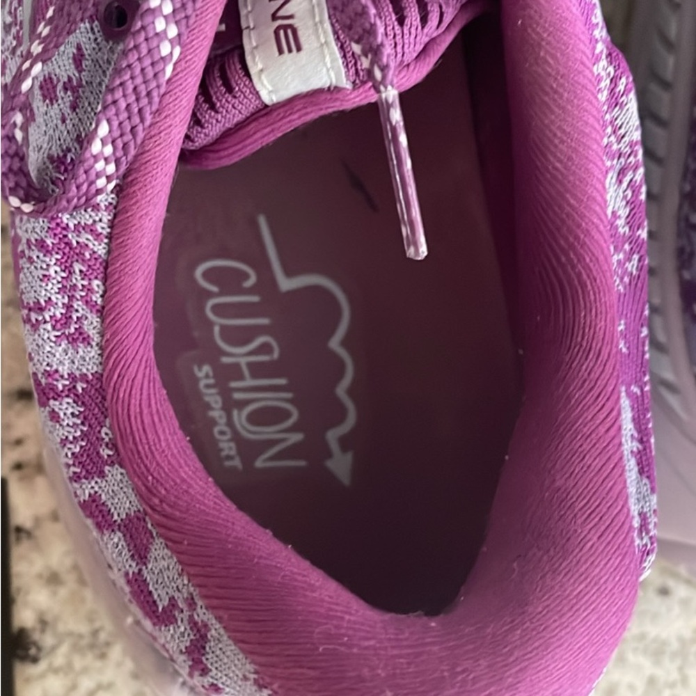 Brooks Purple Athletic Shoes with Patterned Design Size 12 - Picture 4 of 5